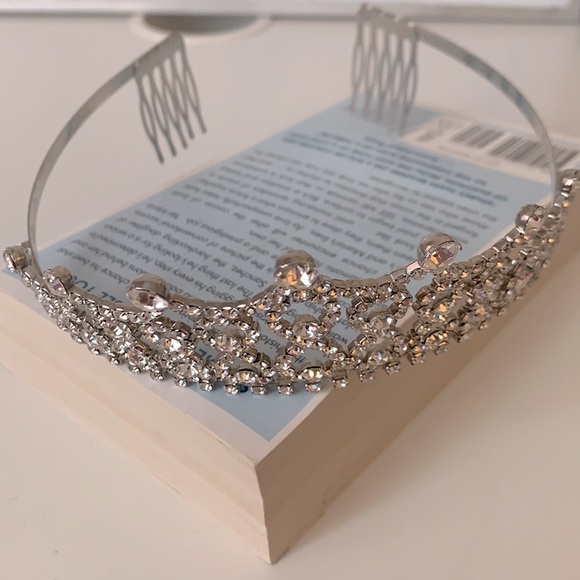 Tiara - Picture 3 of 3